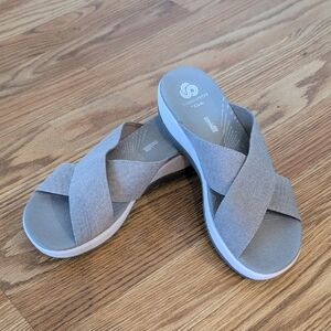 Cloudsteppers by Clarks Women's Gray Sandals